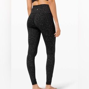 Wunder Under High Rise Tight 28” Wild Thing Camo Deep Coal Multi. NWT!!  B-5